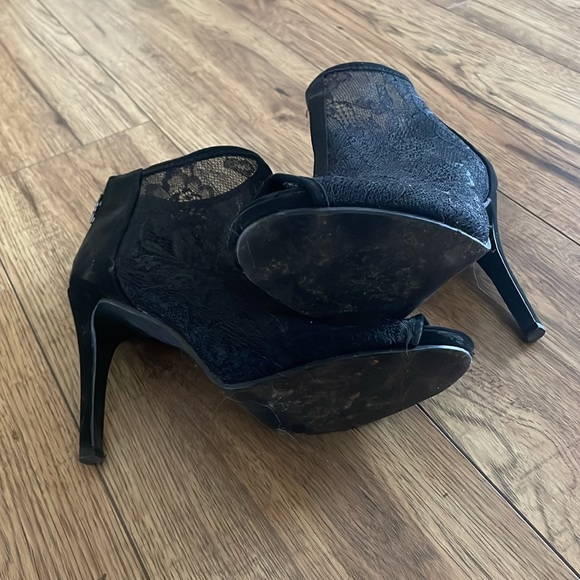 Black lace open-toe heeled shoes - Picture 5 of 5